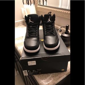 Jordans boys size 7. Worn once! Sold out online